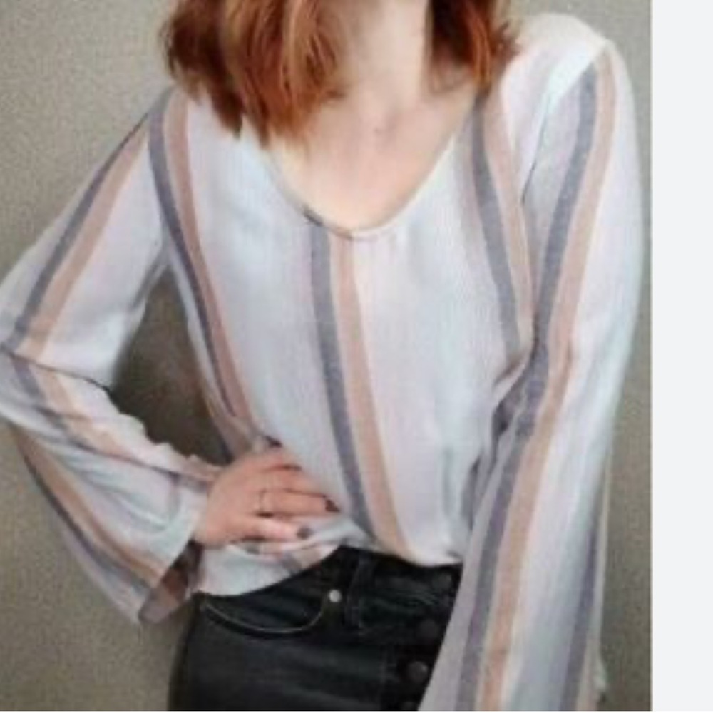 Anthropologie Cloth & Stone flare sleeve blouse
